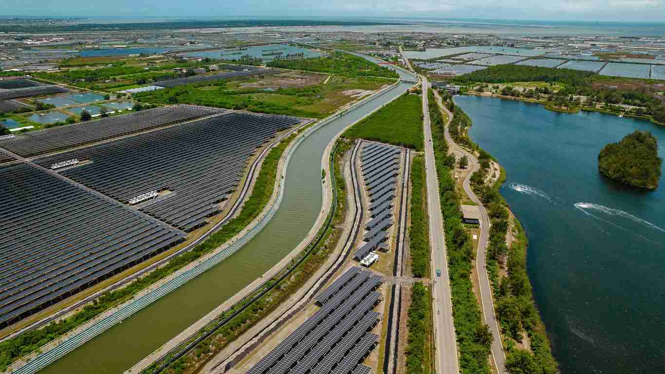 银河集团能源事业提供智慧能源管理、、太阳能监控管理、、、全方位电厂建置及运维解决方案，，，并拥有管理超过6000案场的经验